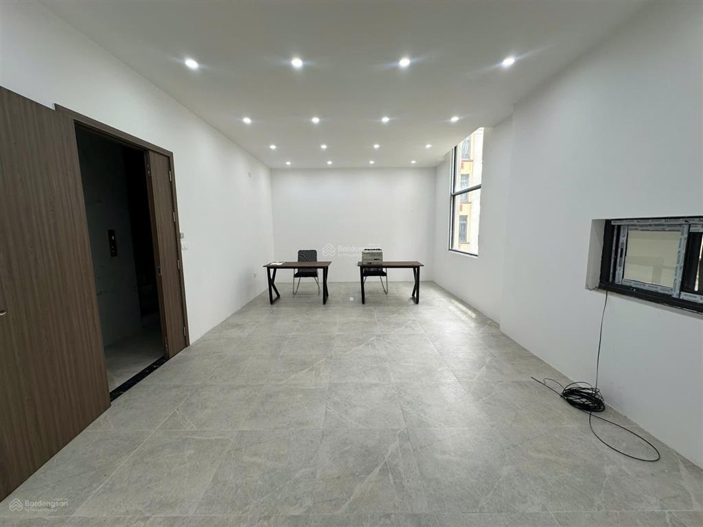 Cho thuê sàn văn phòng him lam, 30 m2. vào làm việc được ngay