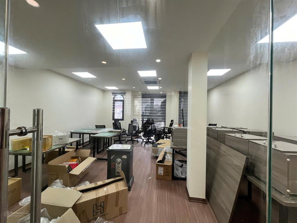 Cho thuê văn phòng tại him lam vạn phúc, 90 m2/tầng, sàn thông, vị trí mặt đường