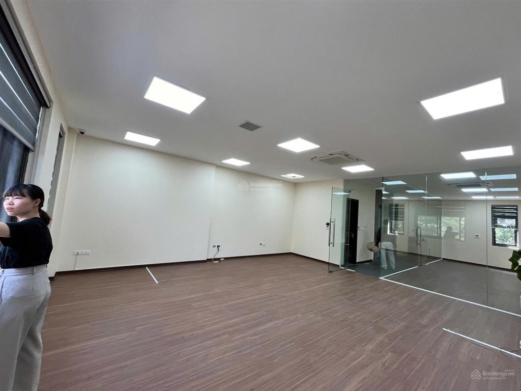 Cho thuê văn phòng tại him lam vạn phúc, 90 m2/tầng, sàn thông, vị trí mặt đường