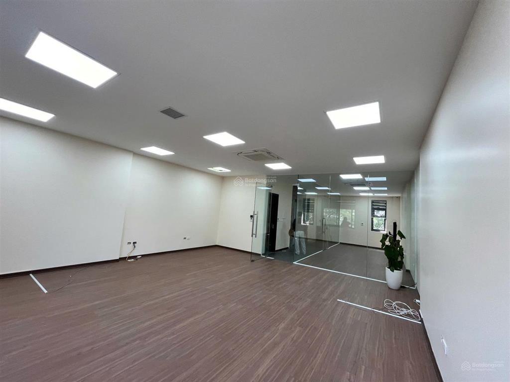 Cho thuê văn phòng tại him lam vạn phúc, 90 m2/tầng, sàn thông, vị trí mặt đường