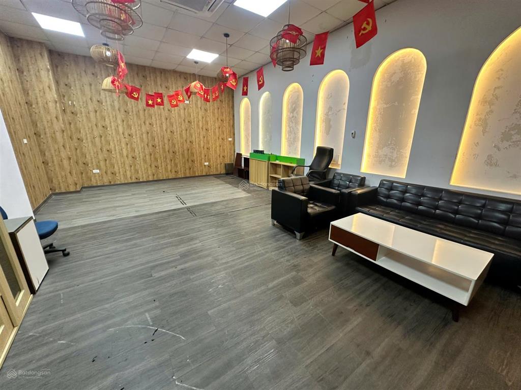 Cho thuê văn phòng dịch vụ vạn phúc  mặt bằng tầng 1  130 m2  đã ngăn phòng
