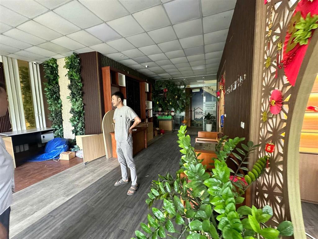 Cho thuê văn phòng dịch vụ vạn phúc  mặt bằng tầng 1  130 m2  đã ngăn phòng