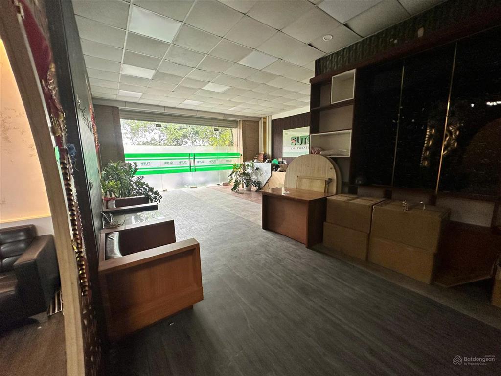 Cho thuê văn phòng dịch vụ vạn phúc  mặt bằng tầng 1  130 m2  đã ngăn phòng