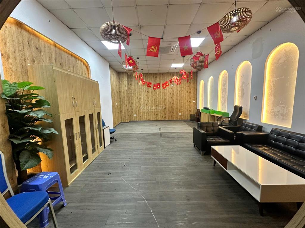 Cho thuê văn phòng dịch vụ vạn phúc  mặt bằng tầng 1  130 m2  đã ngăn phòng