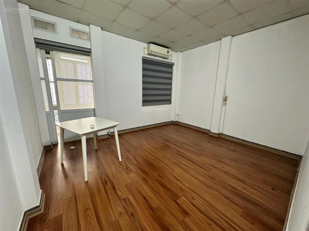 Cho thuê nhà riêng nguyễn trãi, 72 m2 x 3 tầng oto đỗ cửa, giá rẻ
