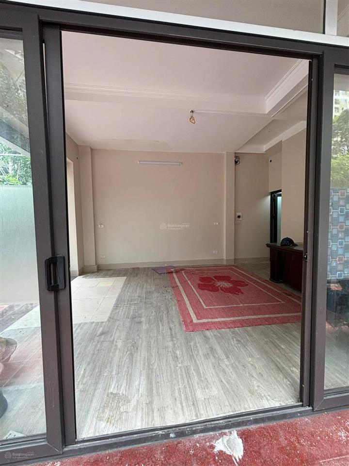 Cho thuê văn phòng tại khu đô thị mỗ lao, diện tích 35 m2  vị trí tầng 1 riêng biệt
