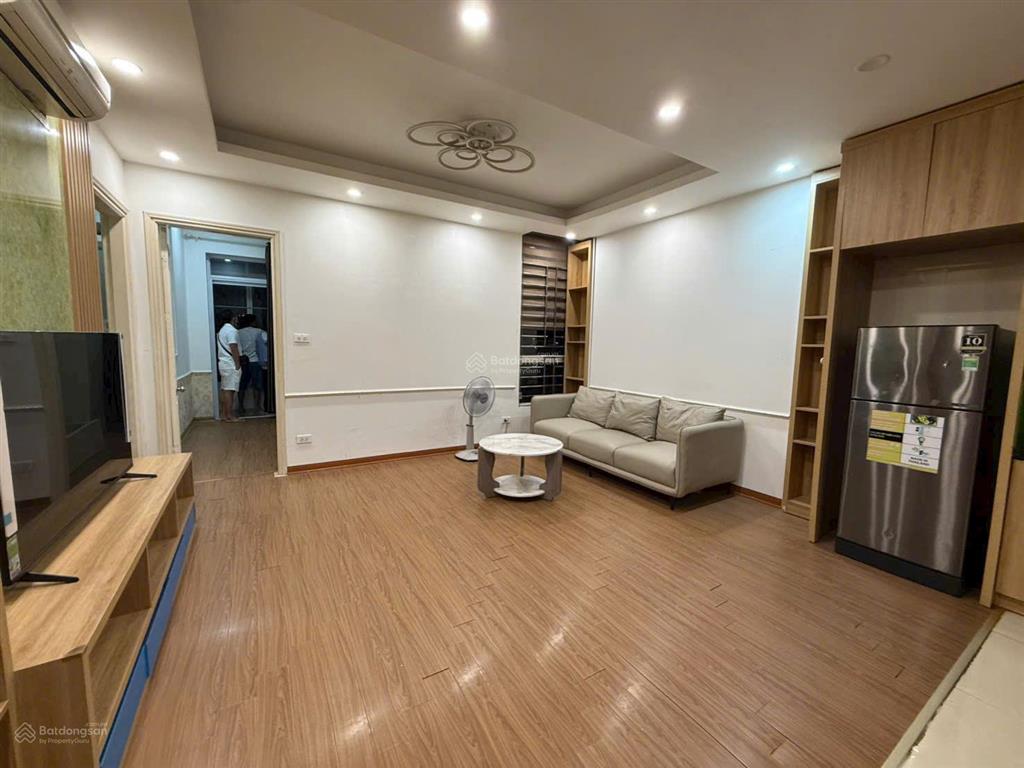 Cho thuê căn hộ 3 ngủ  d11 sunrise building, 90 trần thái tông