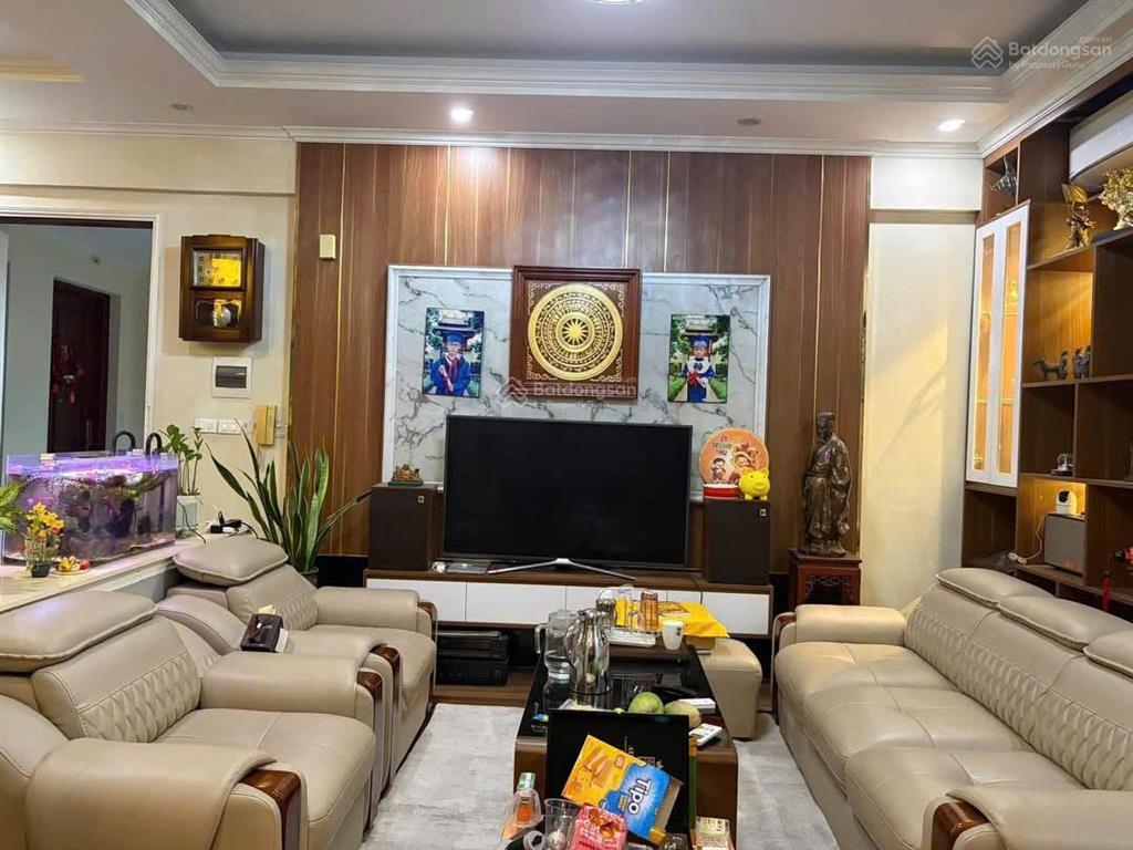 Cho thuê căn hộ 2 ngủ, 15t nguyễn thị định, đủ nội thất