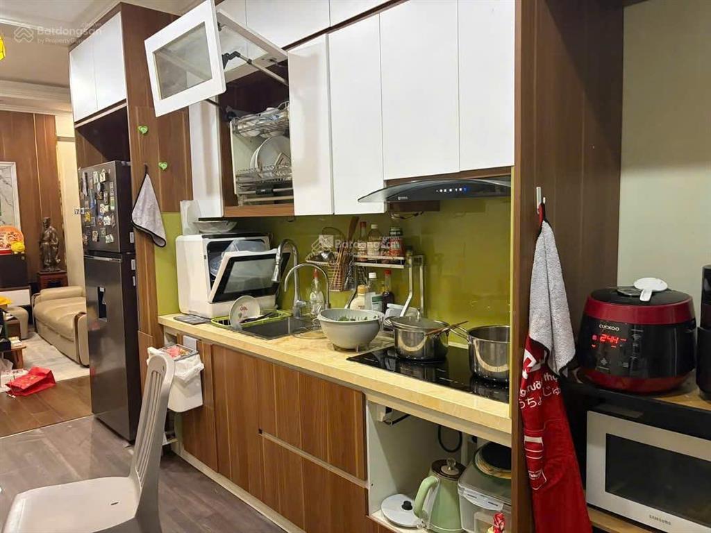 Cho thuê căn hộ 2 ngủ, 15t nguyễn thị định, đủ nội thất