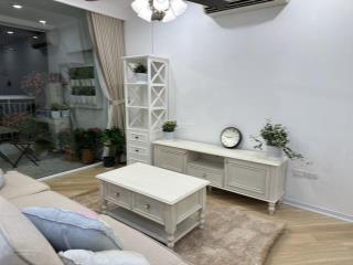 Cần cho thuê căn hộ tòa 173 xuân thủy, 110m2, 3 ngủ, đủ đồ