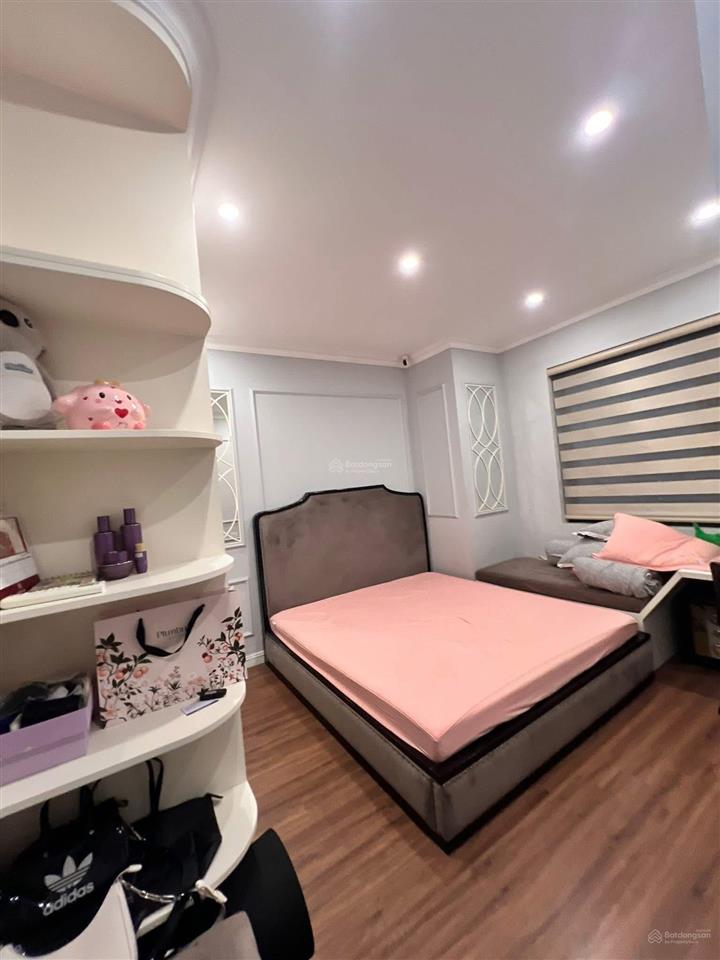 Cho thuê chung cư k35 căn góc 3 ngủ giá 14triệu