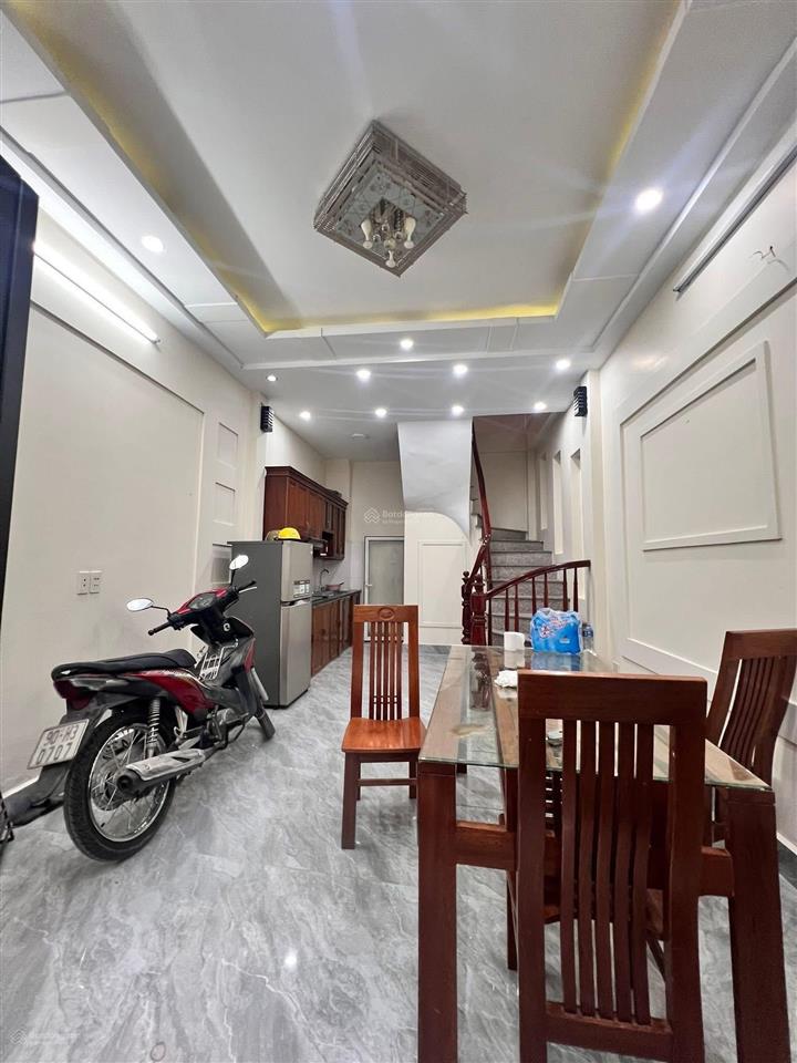 Cho thuê nhà khu đô thị đền lừ diện tích 38m x 5 tầng full đồ giá 11 triệu