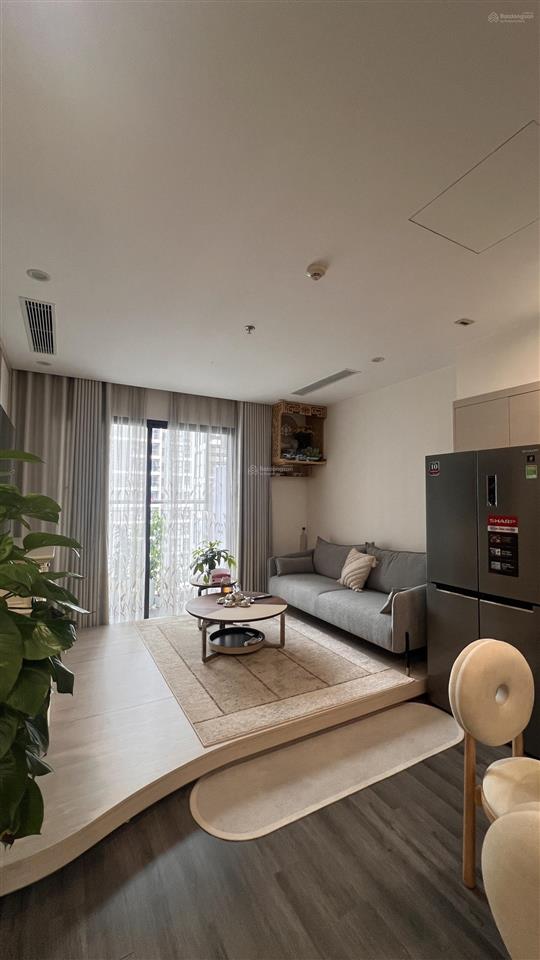 Chính chủ bán căn hộ 1pn+ tòa r1.02  0936 363 ***