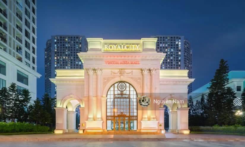 Bán căn hộ royal city toà r3, 109m, 2pn view bể bơi.  0936 363 ***