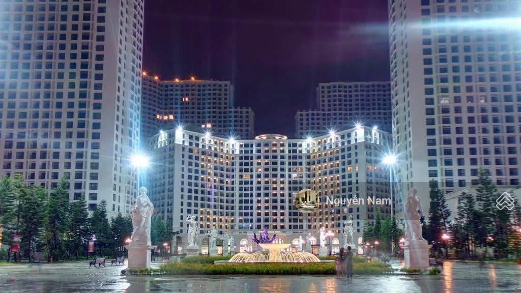 Bán căn hộ royal city toà r3, 109m, 2pn view bể bơi.  0936 363 ***