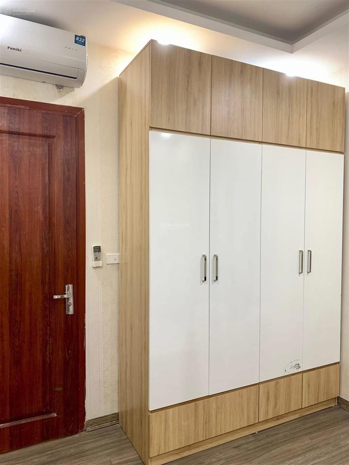 Chính chủ cần bán gấp căn góc chung cư vp6 linh đàm 2 ngủ 2 vệ sinh view hồ, 0338 739 ***