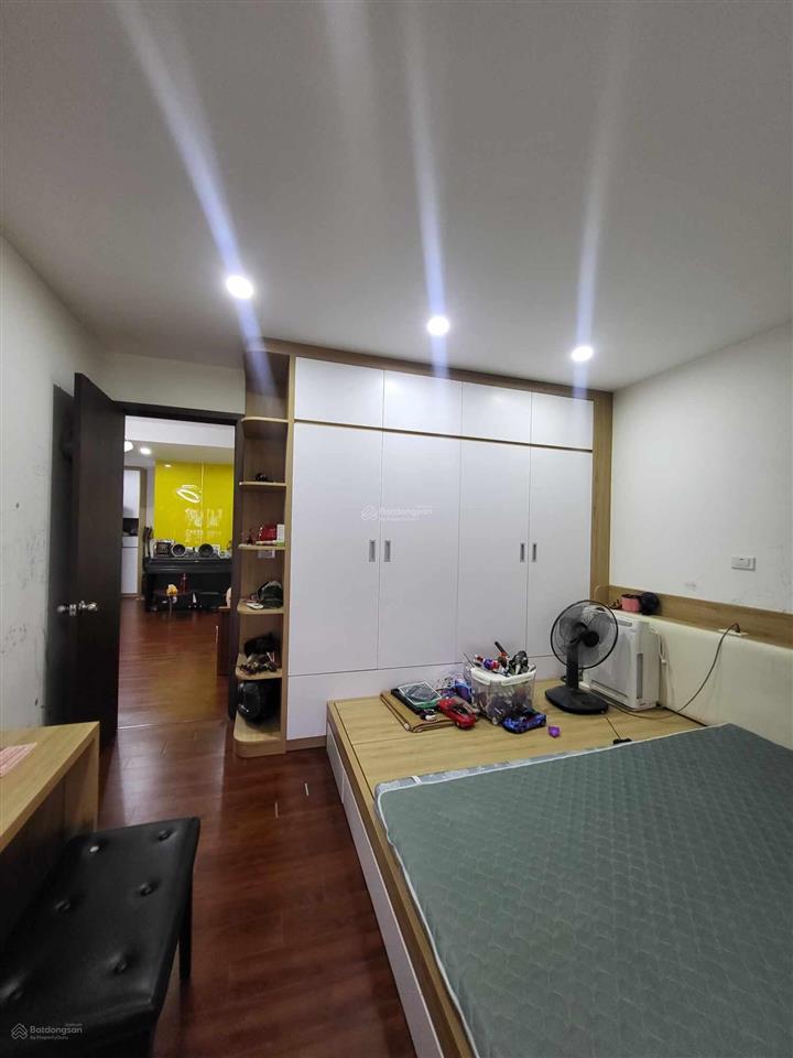 Chính chủ bán gấp căn 2 pn osaka linh đàm  56m2 siêu đẹp view hồ linh đàm   0338 739 ***