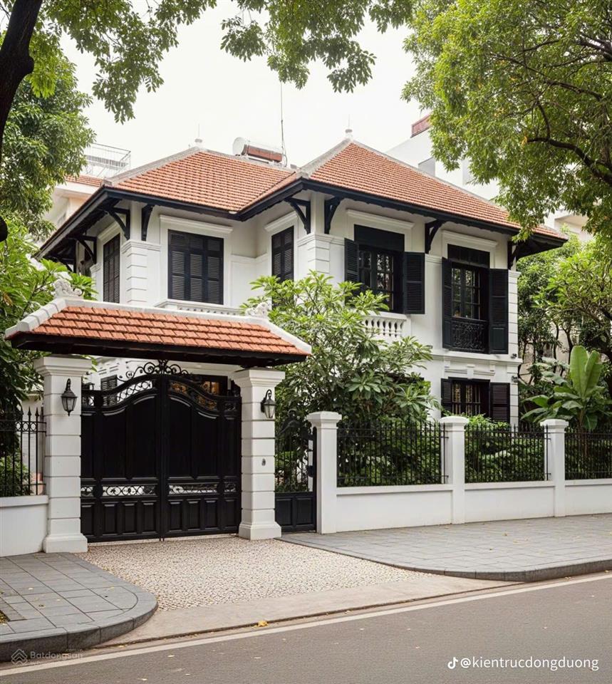 Nhà em bán lại liền kề 628a hoàng hoa thám 85m2x4 tầng thang máy giá 39 tỷ. 0888 486 ***.