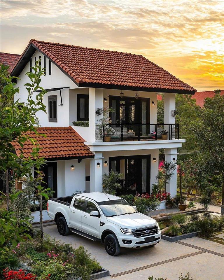 Chính chủ bán nhà mặt phố bát khốilong biên 145m2, mặt tiền 9,9m giá 18,5 tỷ.  0888 486 ***