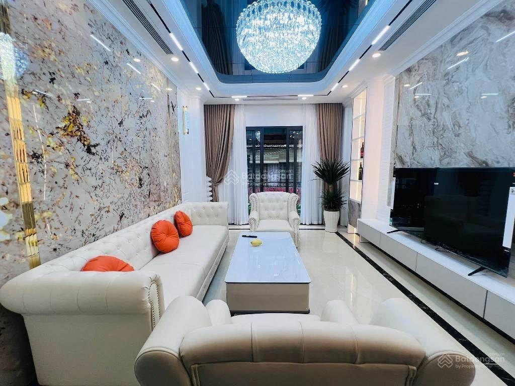 Chính chủ cần tiền bán gấp căn nhà số 19 ngõ 143 đường Kim Mã,Phường Ba Đình mới. Diện tích: 38m2x 5 tầng ngõ 143 Kim Mã