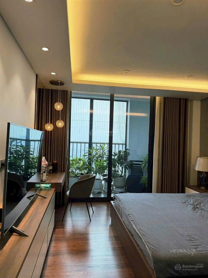 Chính chủ bán lại căn hộ penhouse tòa taseco n01t4 ngoại giao đoàn 220m2 view hồ. 0983 814 ***.