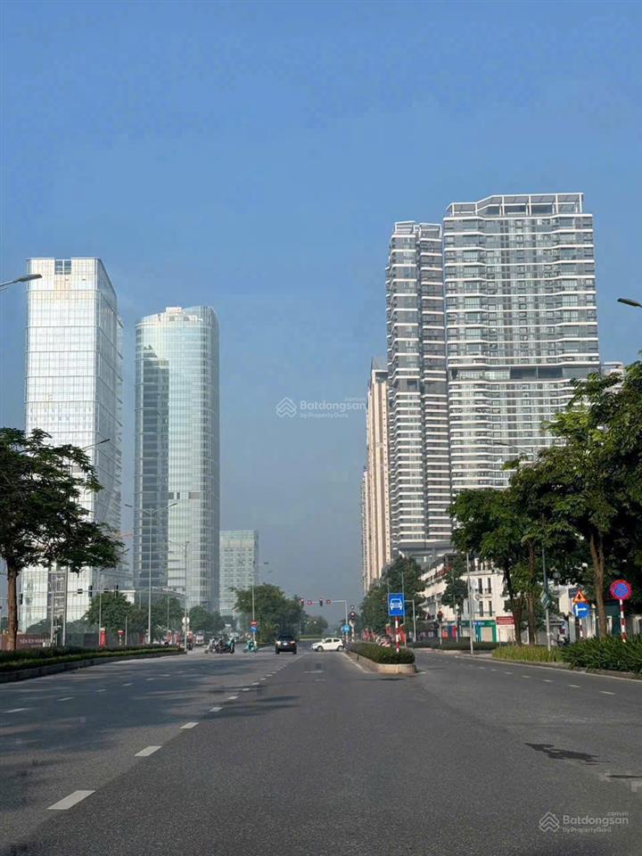 Chính chủ bán lại căn hộ penhouse tòa taseco n01t4 ngoại giao đoàn 220m2 view hồ. 0983 814 ***.