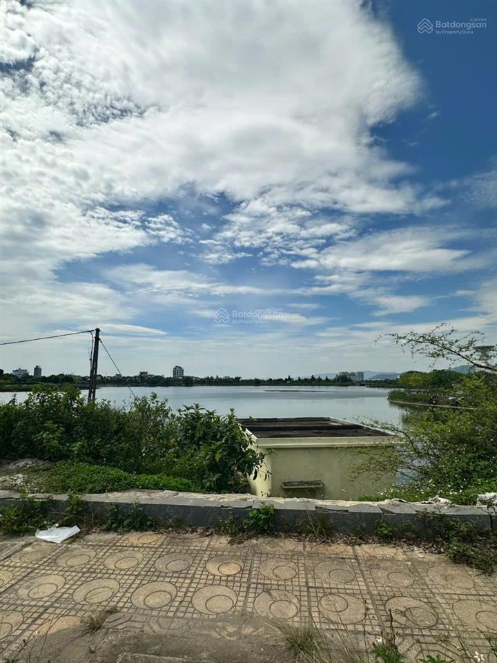Chính chủ bán đất đường phú hữutân xã hòa lạc,cạnh hồ ,trường đh điện lực 518m2  0888 486 ***.