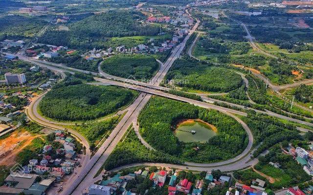 Chính chủ bán đất đầu tư 3600m2, mặt tiền 133m đường 40m xã bình yên, thạch thất.  0888 486 ***.