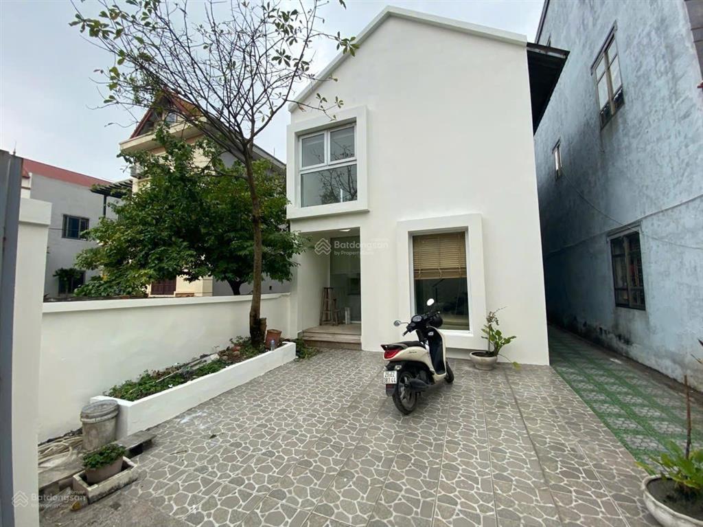 Chính chủ cần bán nhà 126m2x2 tầng thôn ngọc động đa tốn gia lâm giá nhỉnh 10 tỷ.  0983 814 ***.