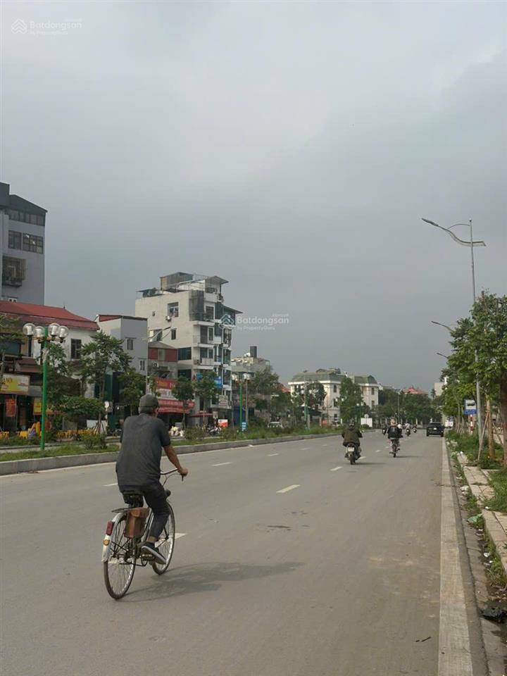 Chính chủ bán 300m2 đất mặt phố nguyễn gia bồng mặt tiền 14m giá tốt.  0983 814 ***