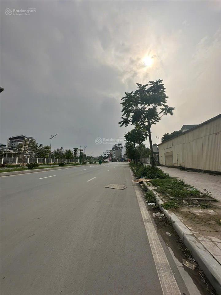 Chính chủ bán 300m2 đất mặt phố nguyễn gia bồng mặt tiền 14m giá tốt.  0983 814 ***
