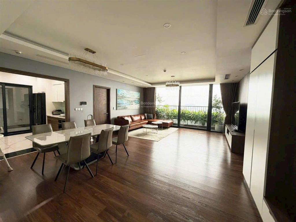 Nhà em cho thuê căn hộ 70m2, 2 phòng ngủ view hồ starlake giá 12tr tòa ct2b nghĩa đô. 0888 486 ***.