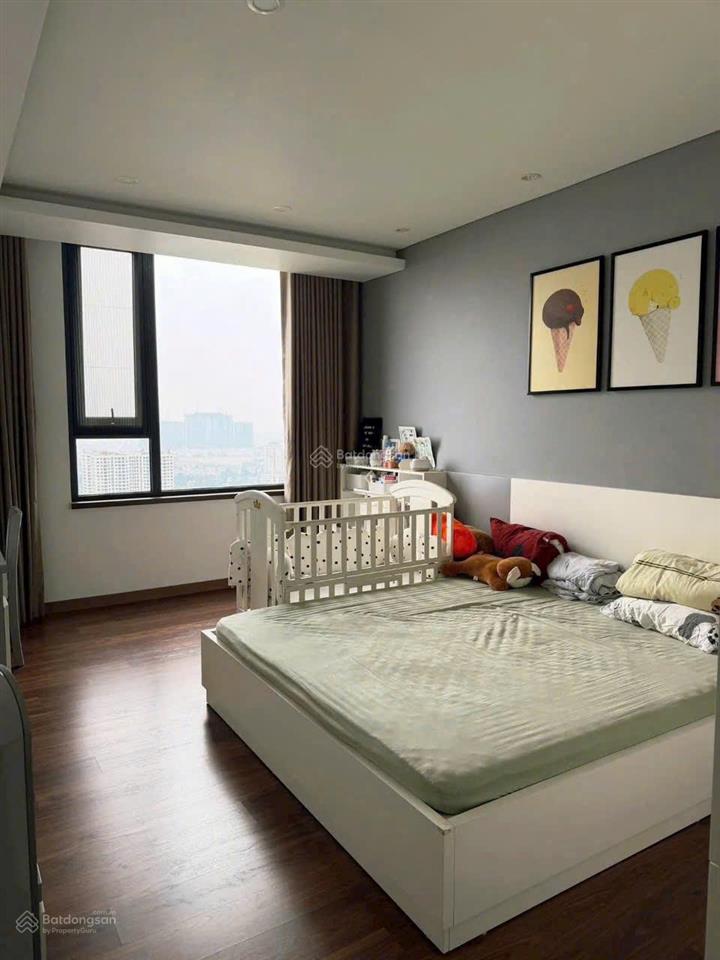 Nhà em cho thuê căn hộ 70m2, 2 phòng ngủ view hồ starlake giá 12tr tòa ct2b nghĩa đô. 0888 486 ***.
