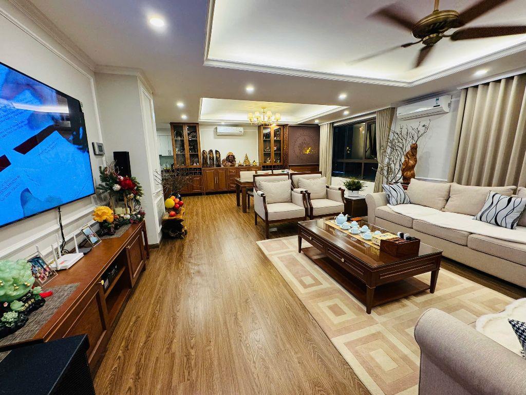 Nhà em bán lại căn hộ 168m2 loại 3PN to đẹp nhất Udic Westlake giá 95tr/m2.LH 0888486262