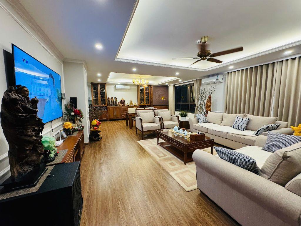 Nhà em bán lại căn hộ 168m2 loại 3PN to đẹp nhất Udic Westlake giá 95tr/m2.LH 0888486262