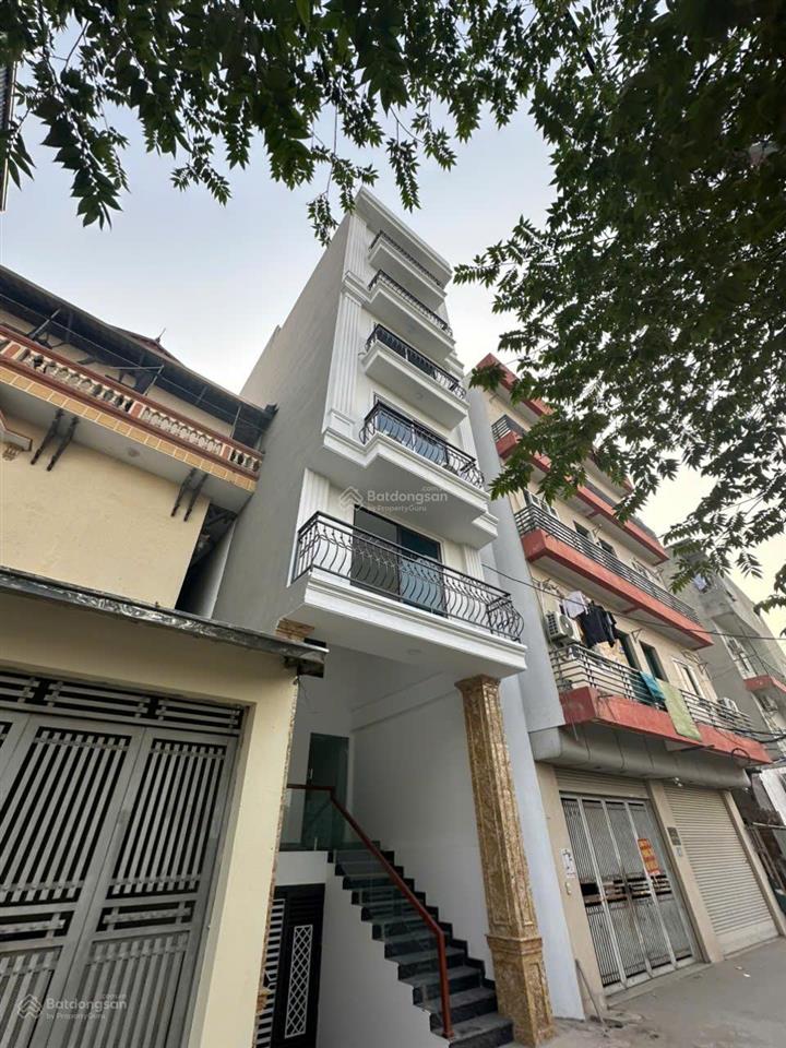Chính chủ bán nhà ngõ 24 võ chí công 40m2x7 tầng thang máy đường hè 15m giá siêu tốt.  0983 814 ***