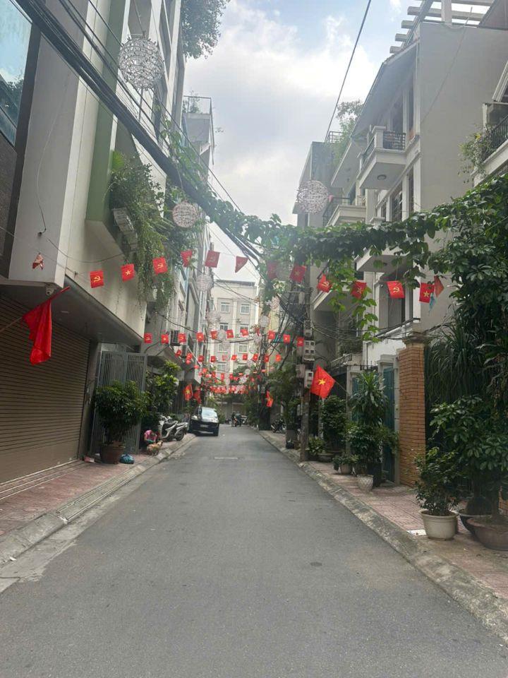 Chính chủ bán liền kề ngõ 4  phố Quần Ngựa Diện tích: 80m2x4 tầng giá tốt.LH 0888486262.