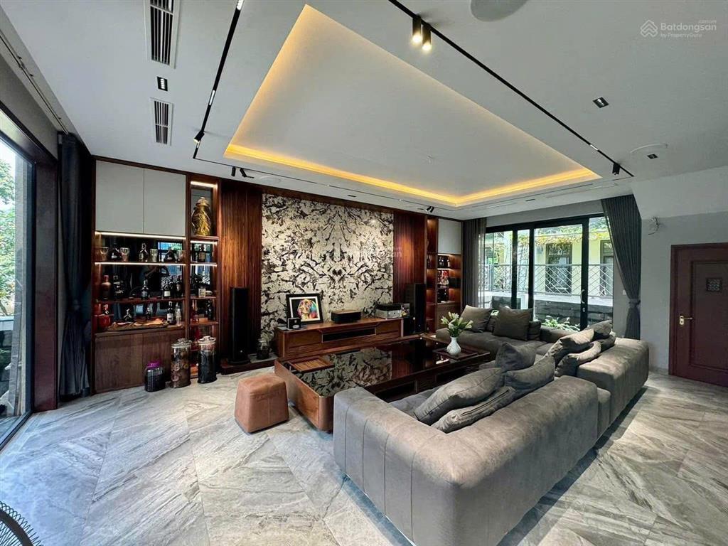 Chính chủ bán biệt thự liền kề kđt mới nghĩa đô 139m2 x4 tầng cạnh trường everets  0888 486 ***
