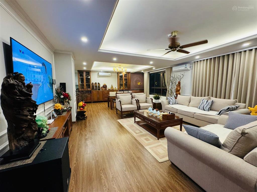 Nhà em bán lại căn hộ 98m2, 2 phòng ngủ giá tốt chung cư 262 nguyễn huy tưởng  0888 486 ***