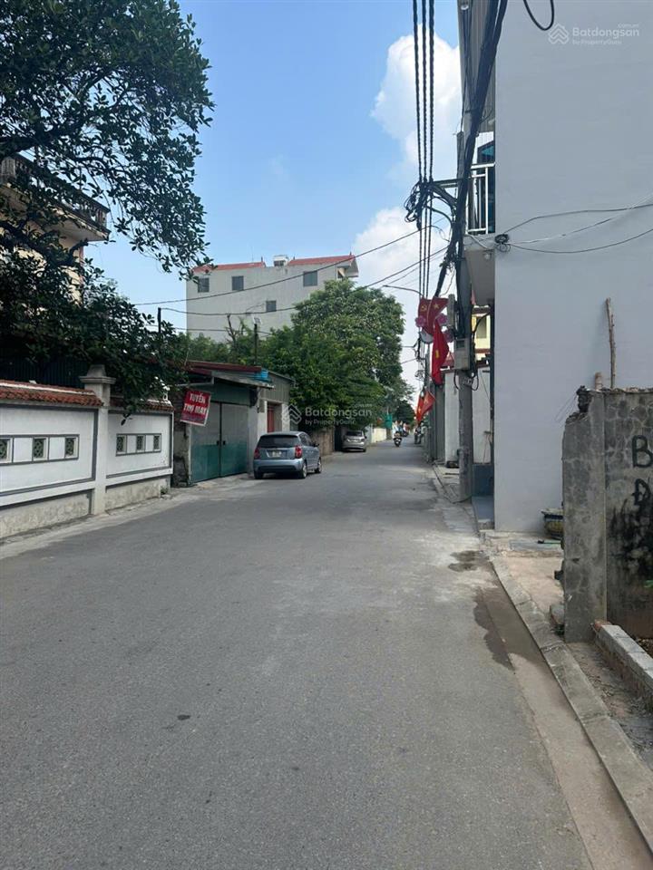 Nhà em cần tiền bán gấp mảnh đất đẹp thôn du nội  mai lâm 202m2, mặt tiền 8m đường 8m giá 90tr/m2