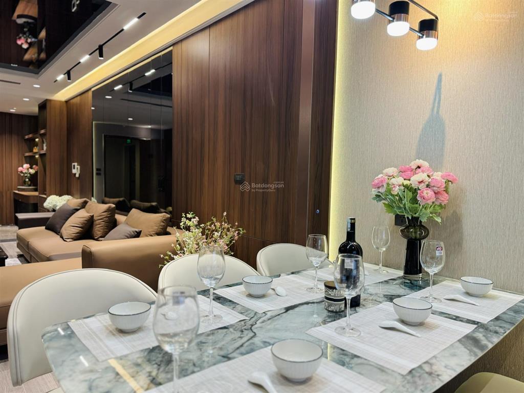 Nhà em bán lại căn hộ 60m2, tòa m1 chung cư 6th element giá nhỉnh 6 tỷ.  0888 486 ***