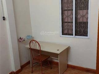 Cho thuê căn hộ tập thể 2 pn ở ngõ 181 nguyễn trãi