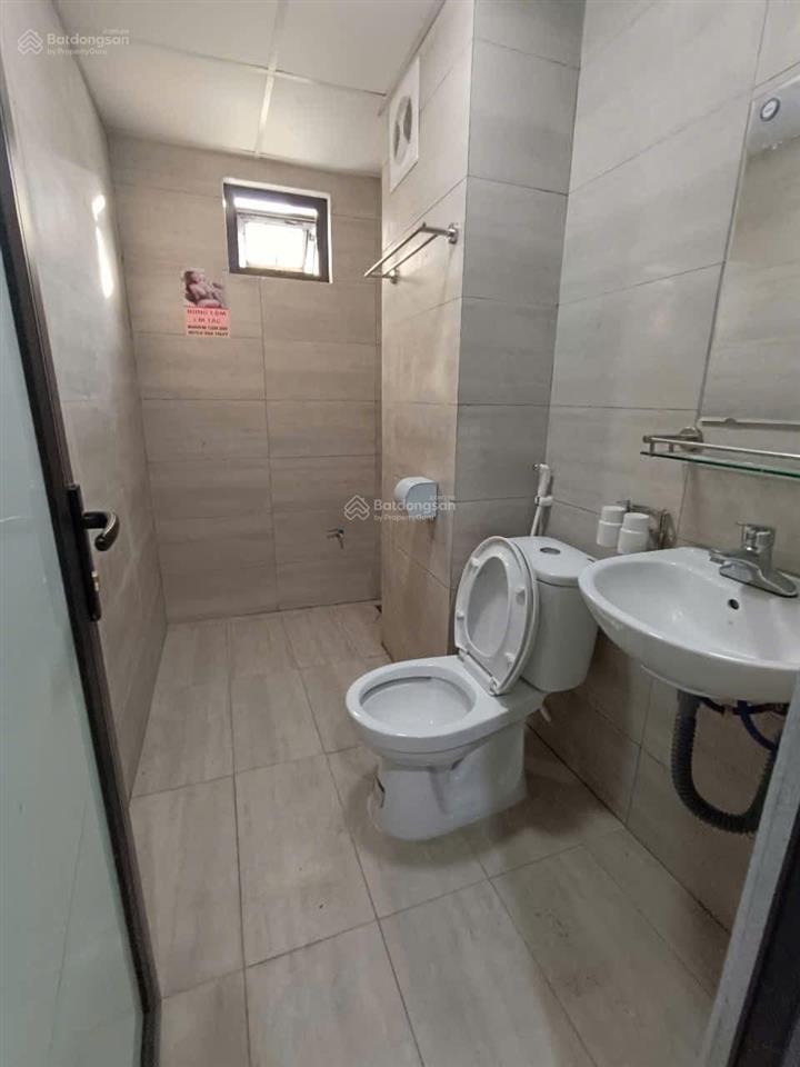 Cho thuê nhà riêng 3 tầng 2 phòng ngủ ở ngõ 271 bùi xương trạch