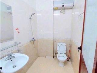 Cho thuê nhà riêng 3 tầng có 2pn 2wc tại 554 trường chinh, giá 6 triệu
