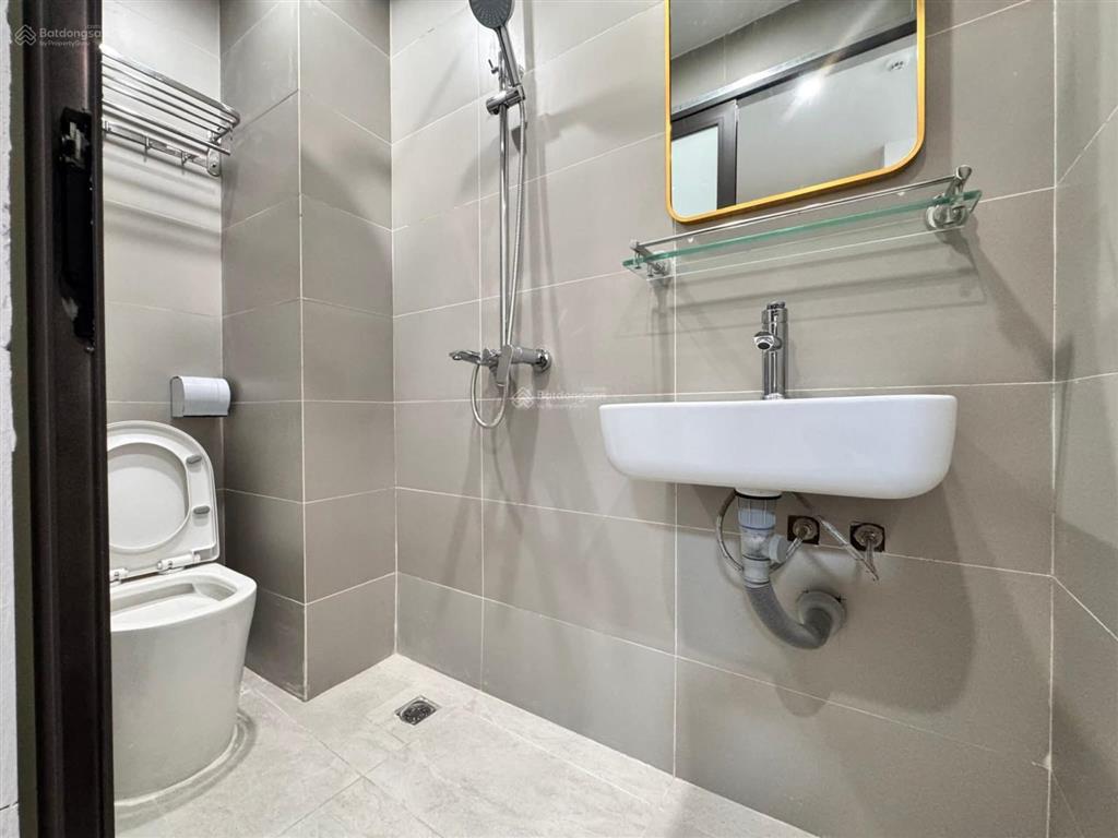 Cho thuê nhà riêng 3 tầng có 2pn 2wc tại 554 trường chinh, giá 6 triệu