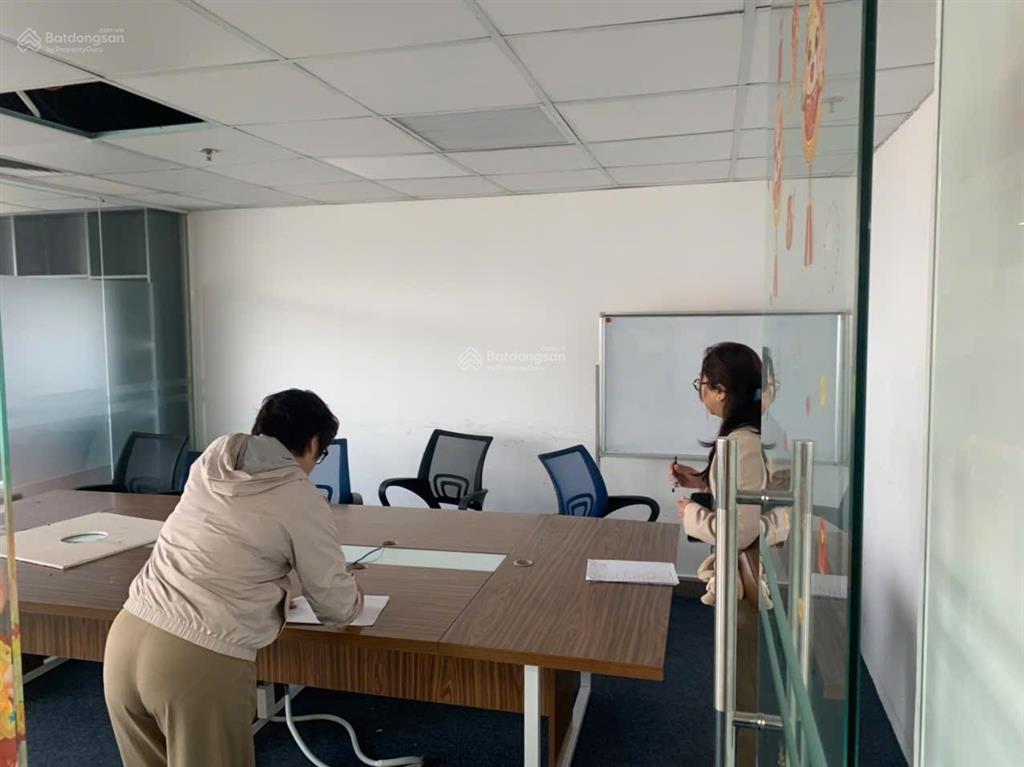 Cho thuê văn phòng số 9 nguyên hồng 80m2 giá thỏa thuận