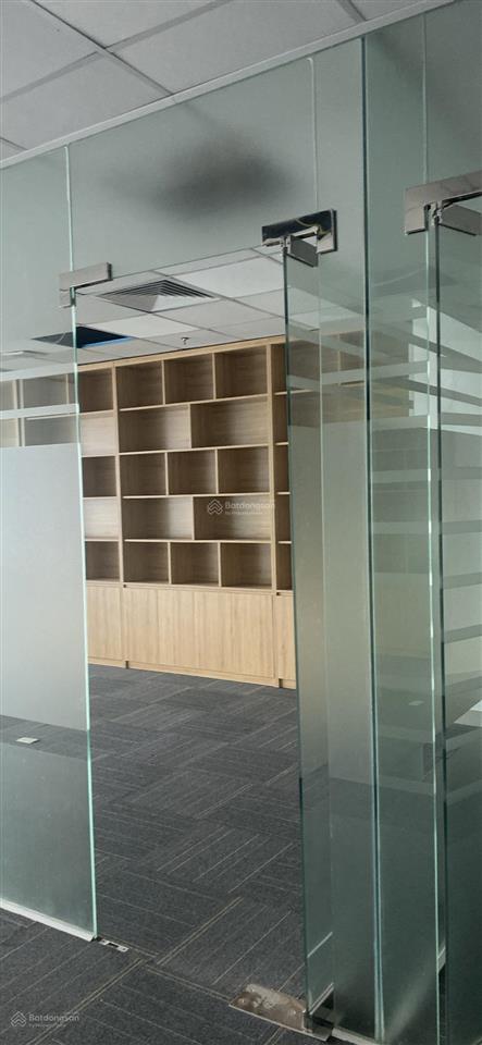 Cho thuê văn phòng tòa nhà hồ gươm plaza phố trần phú 110m2, giá 180 nghìn/m2/th