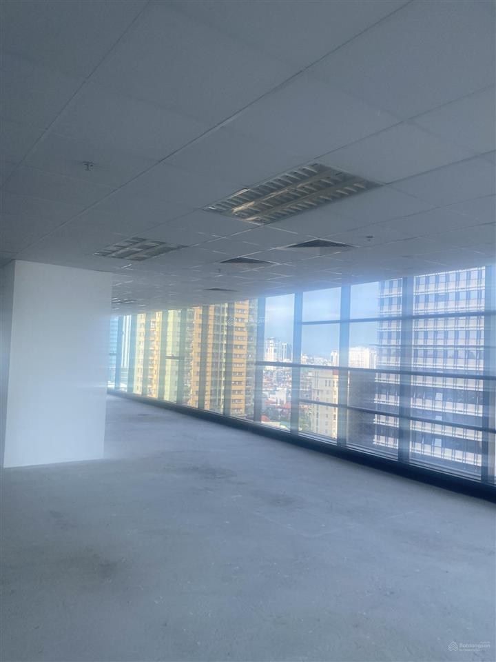 Cho thuê văn phòng tòa veam phố lạc long quân 120m2, giá 140 nghìn/m2/th