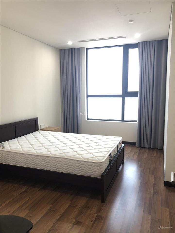 Nhà trống  vào ngay mipec xuân thủy 77m2  2pn  đủ đồ giá 17tr/th  0989 848 ***