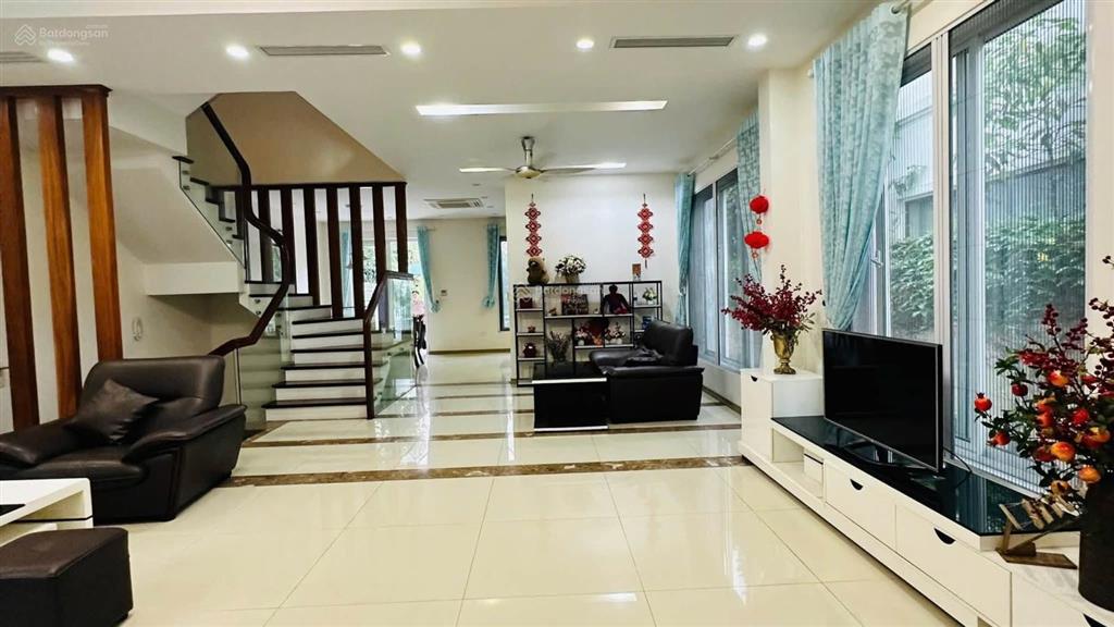 Cho thuê biệt thự song lập có sông vinhomes riverside long biên chỉ 40 triệu/tháng